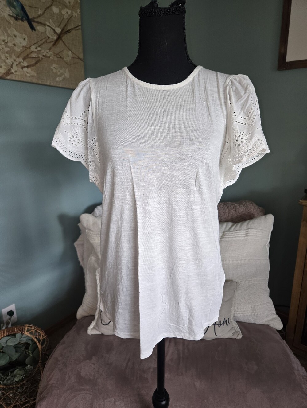 NWT Maurices White Eyelet Flutter Sleeve Tee